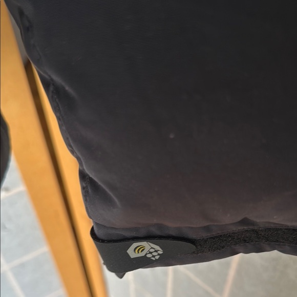 Mountain Hardwear Black Men's Down Jacket (Subzero) - Picture 5 of 13